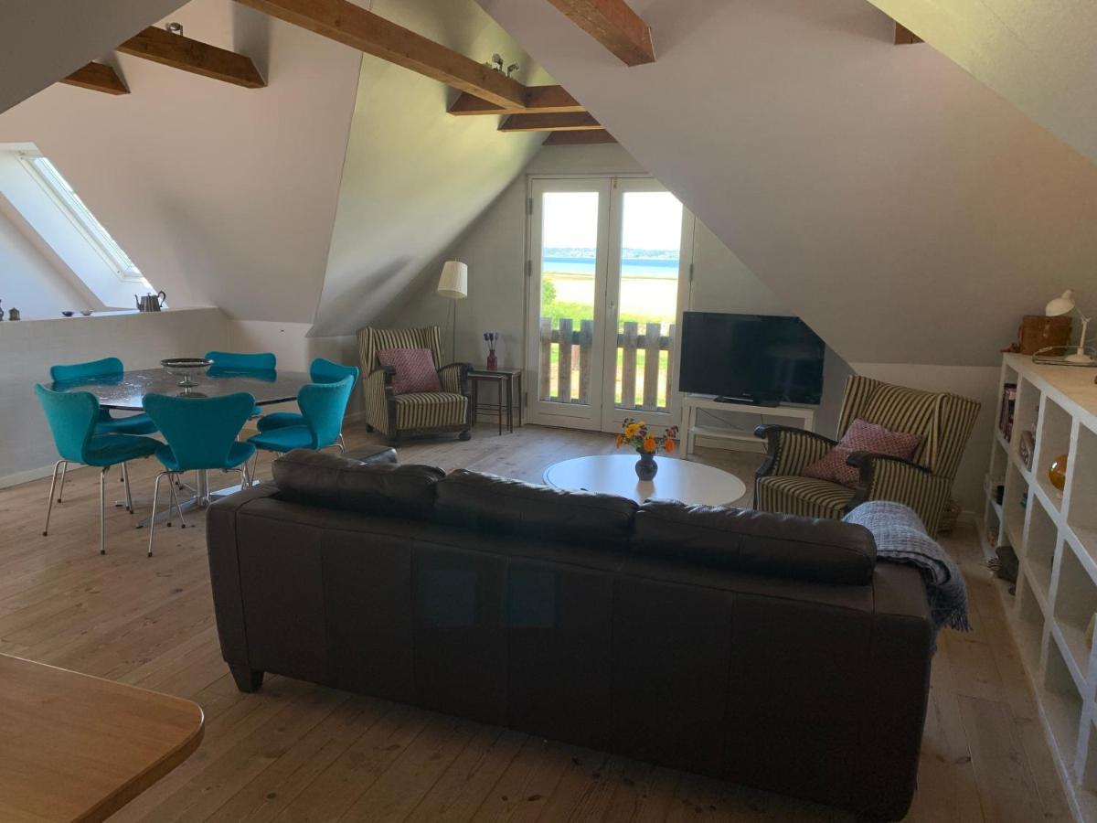 Stutteri Ahl Near Beach And Town Ебелтофт Екстериор снимка